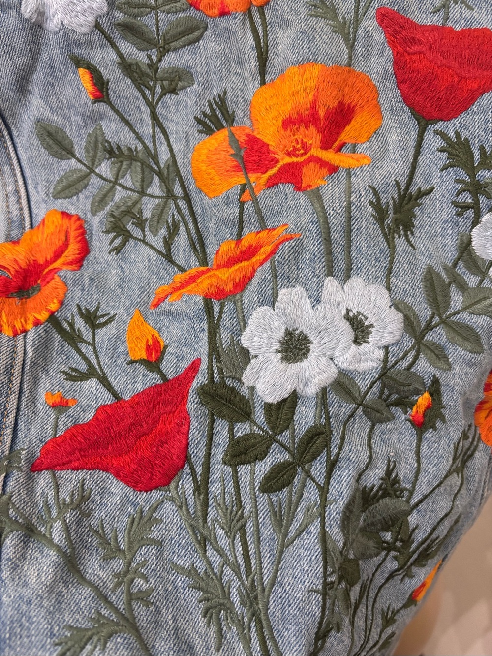 ✨Levi’s✨ Embroidered Poppy Denim Jacket - Picture 3 of 7